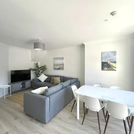 Modern And Accessible Lejlighed